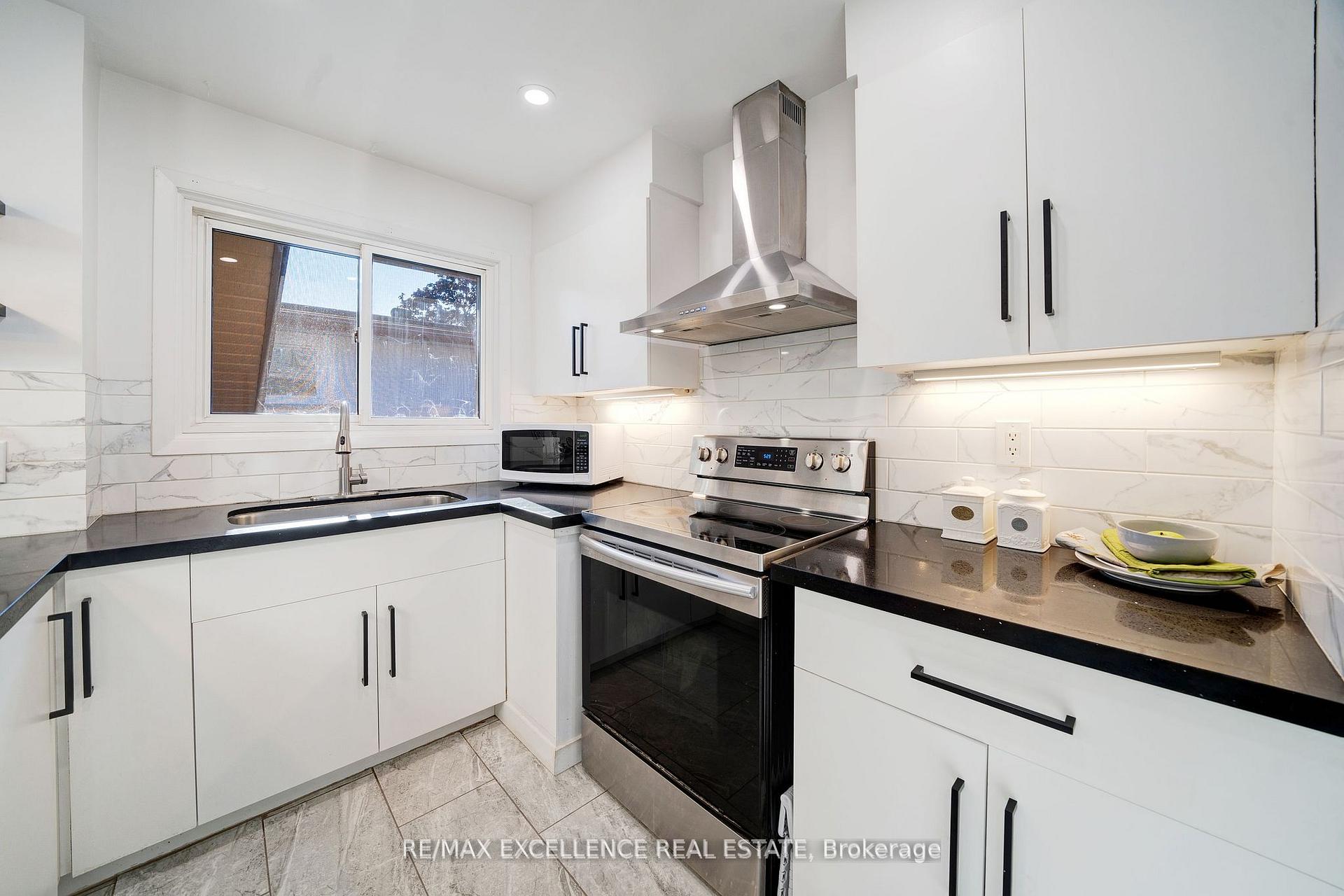 Photo 12 of 110 Seneca Avenue, Oshawa, Samac — HOMEH