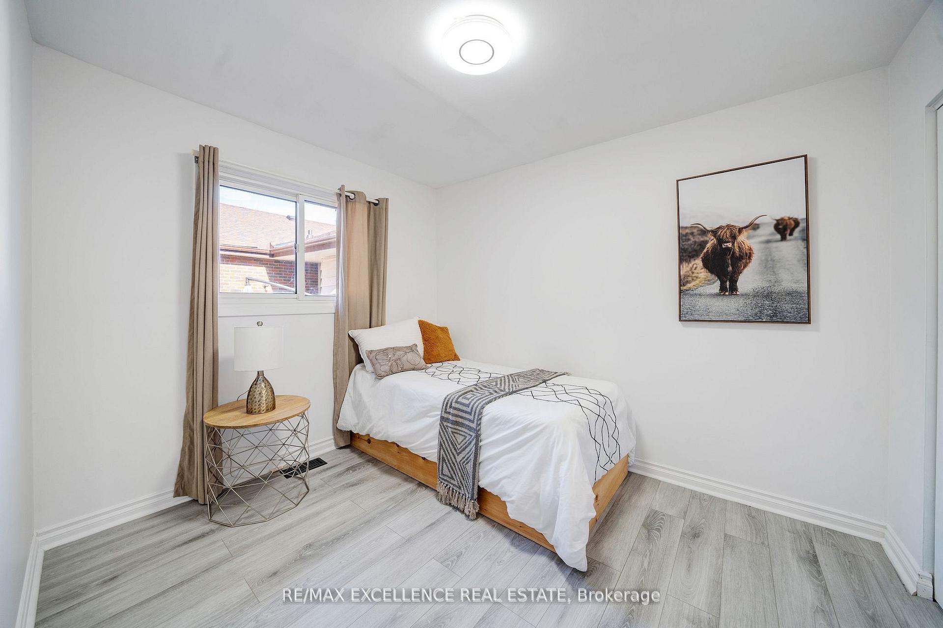Photo 16 of 110 Seneca Avenue, Oshawa, Samac — HOMEH