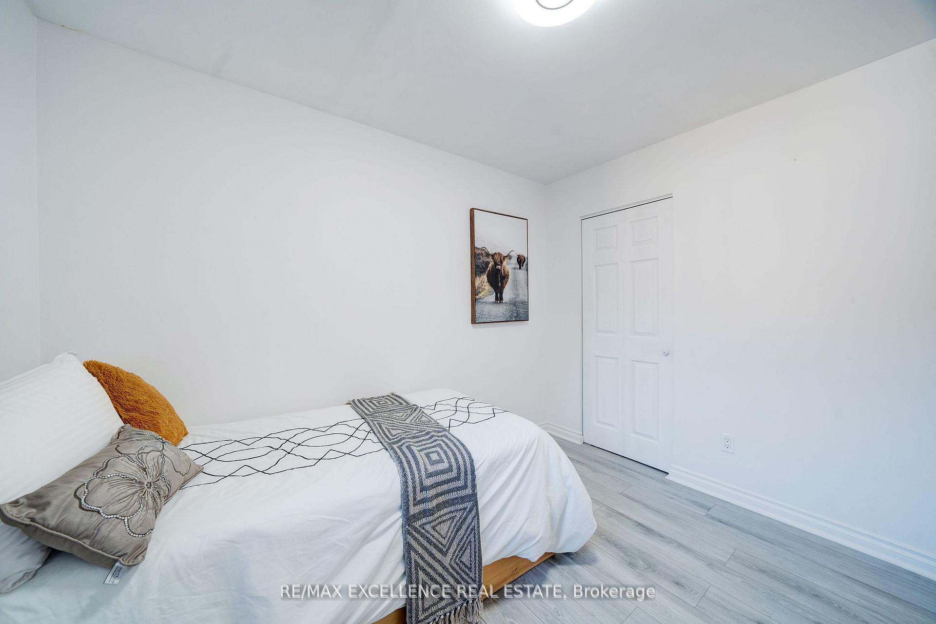 Photo 17 of 110 Seneca Avenue, Oshawa, Samac — HOMEH