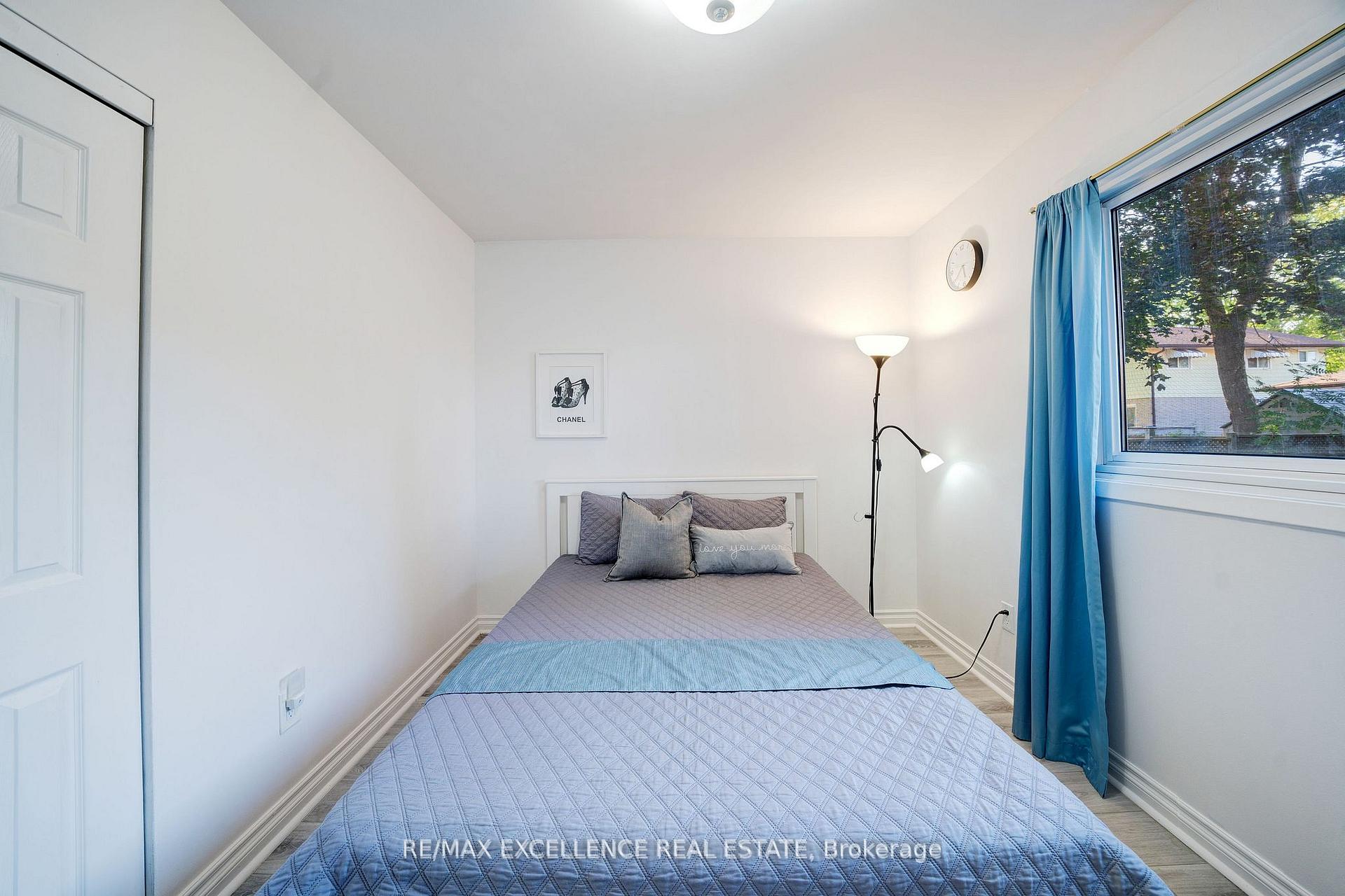 Photo 21 of 110 Seneca Avenue, Oshawa, Samac — HOMEH