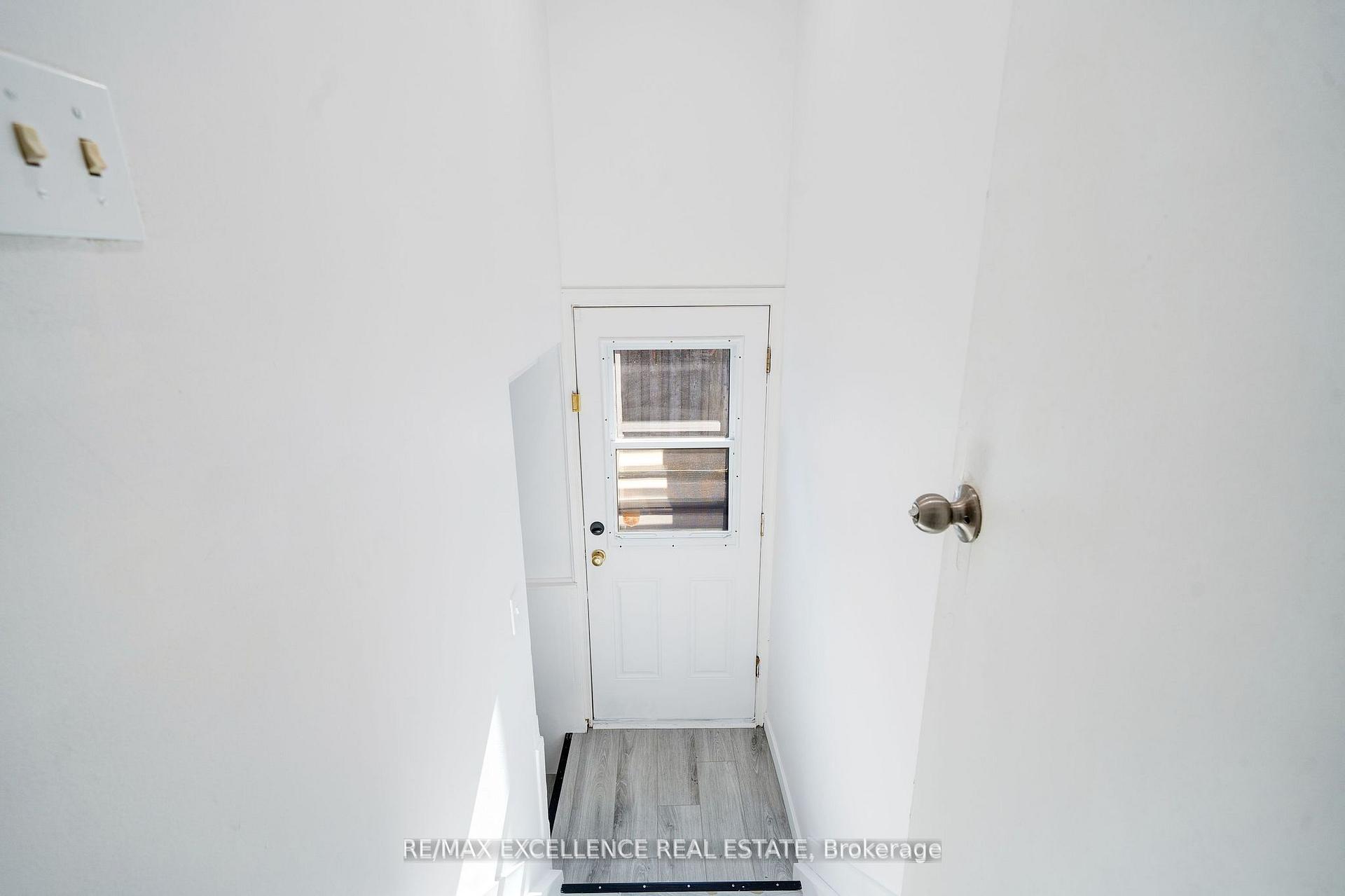 Photo 23 of 110 Seneca Avenue, Oshawa, Samac — HOMEH
