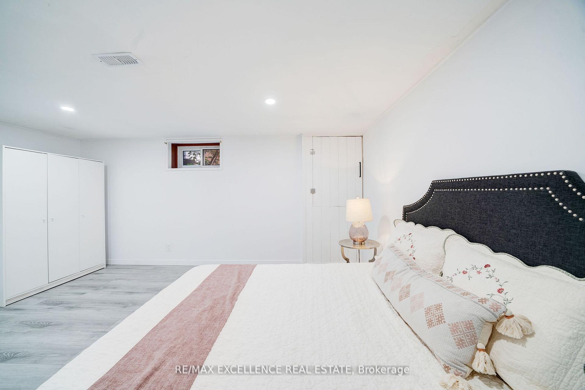 Photo 32 of 110 Seneca Avenue, Oshawa, Samac — HOMEH