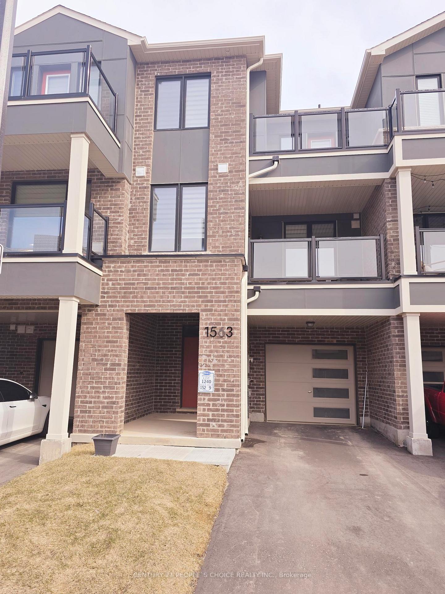 Photo 2 of 1563 Moira Crescent, Milton, Bowes — HOMEH