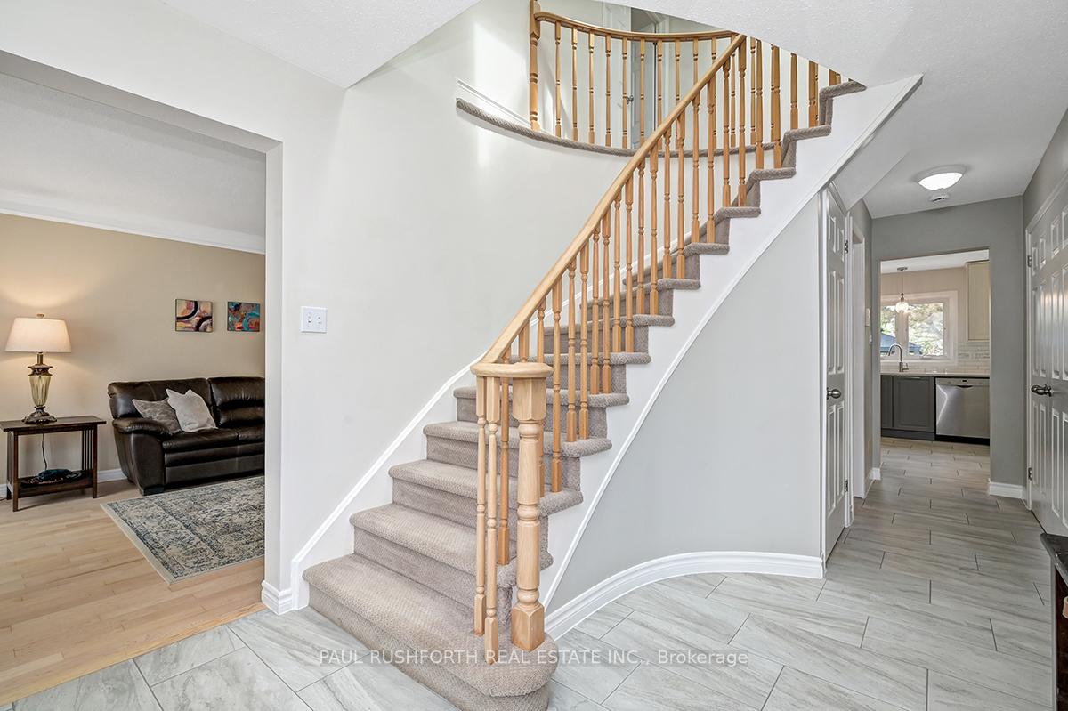 Photo 4 of 1399 Hayes Street, Ottawa, Bilberry Creek/Queenswood Heights — HOMEH