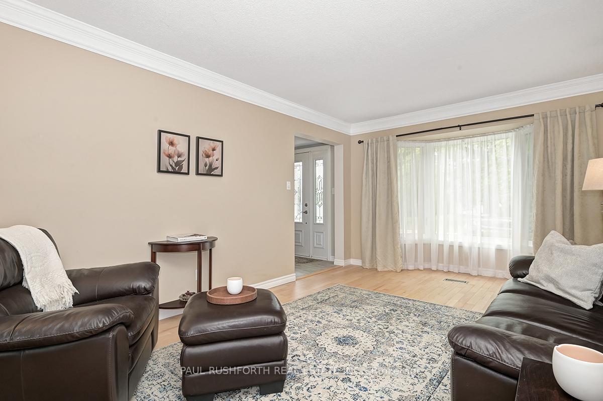 Photo 5 of 1399 Hayes Street, Ottawa, Bilberry Creek/Queenswood Heights — HOMEH
