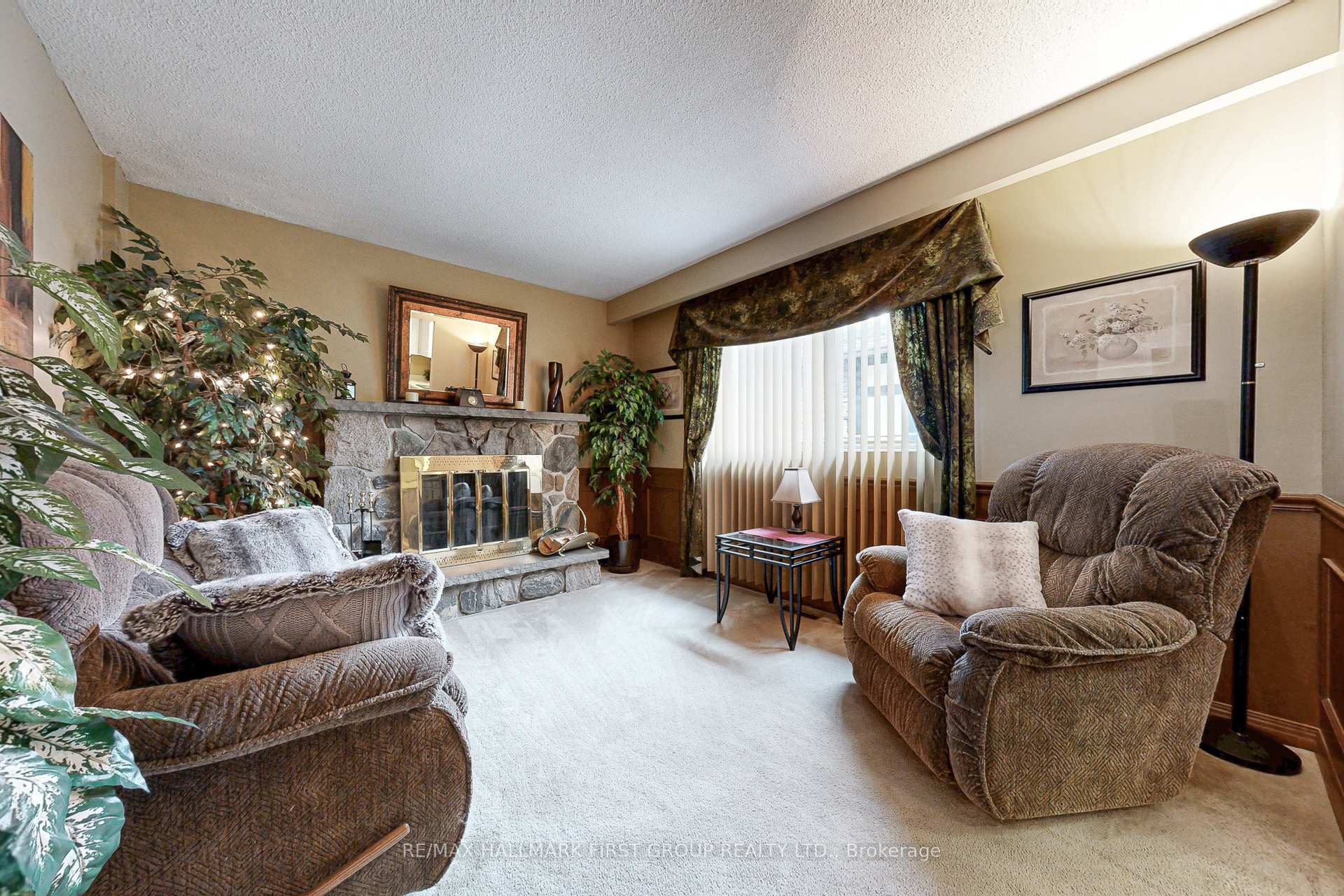 Photo 5 of 512 Creekview Circle, Pickering, West Shore — HOMEH