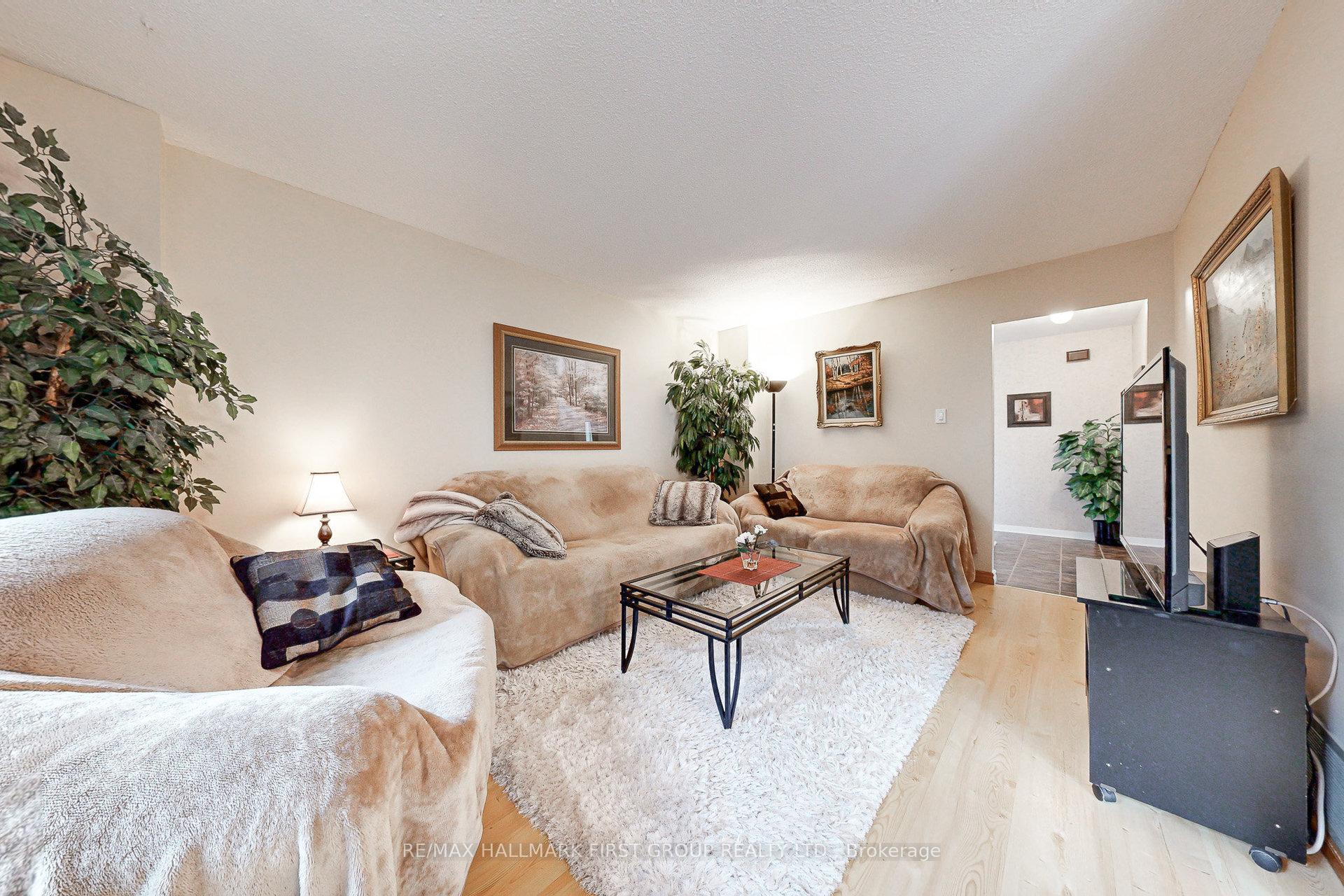 Photo 7 of 512 Creekview Circle, Pickering, West Shore — HOMEH