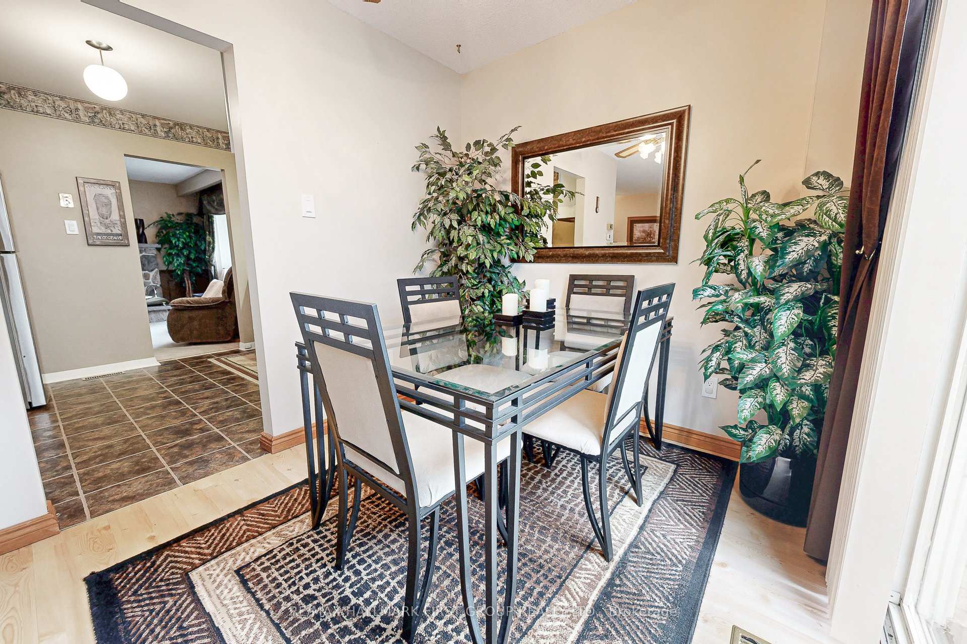 Photo 10 of 512 Creekview Circle, Pickering, West Shore — HOMEH