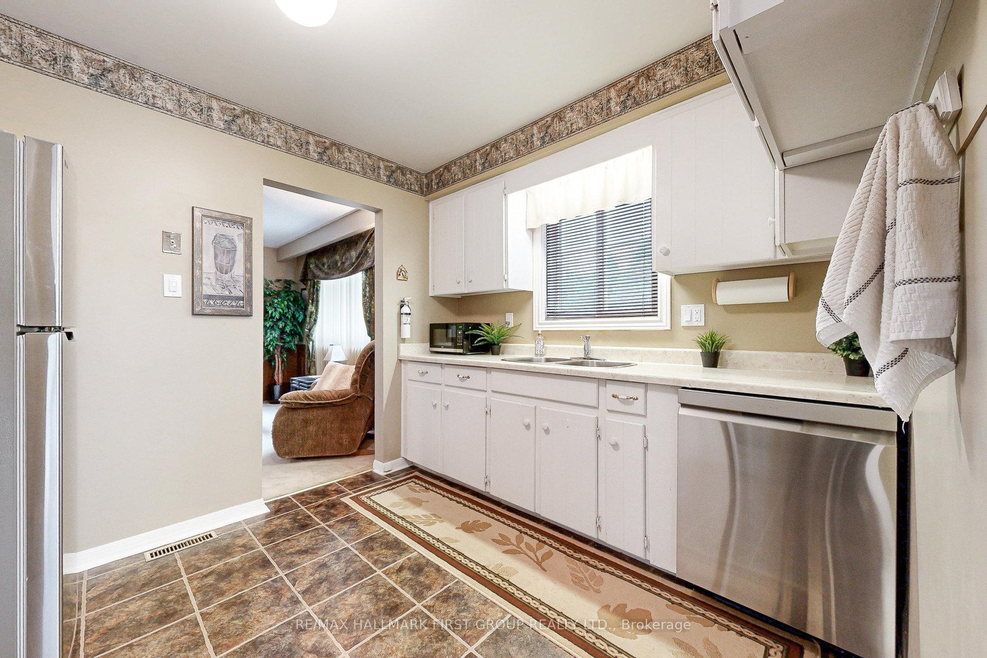 Photo 11 of 512 Creekview Circle, Pickering, West Shore — HOMEH