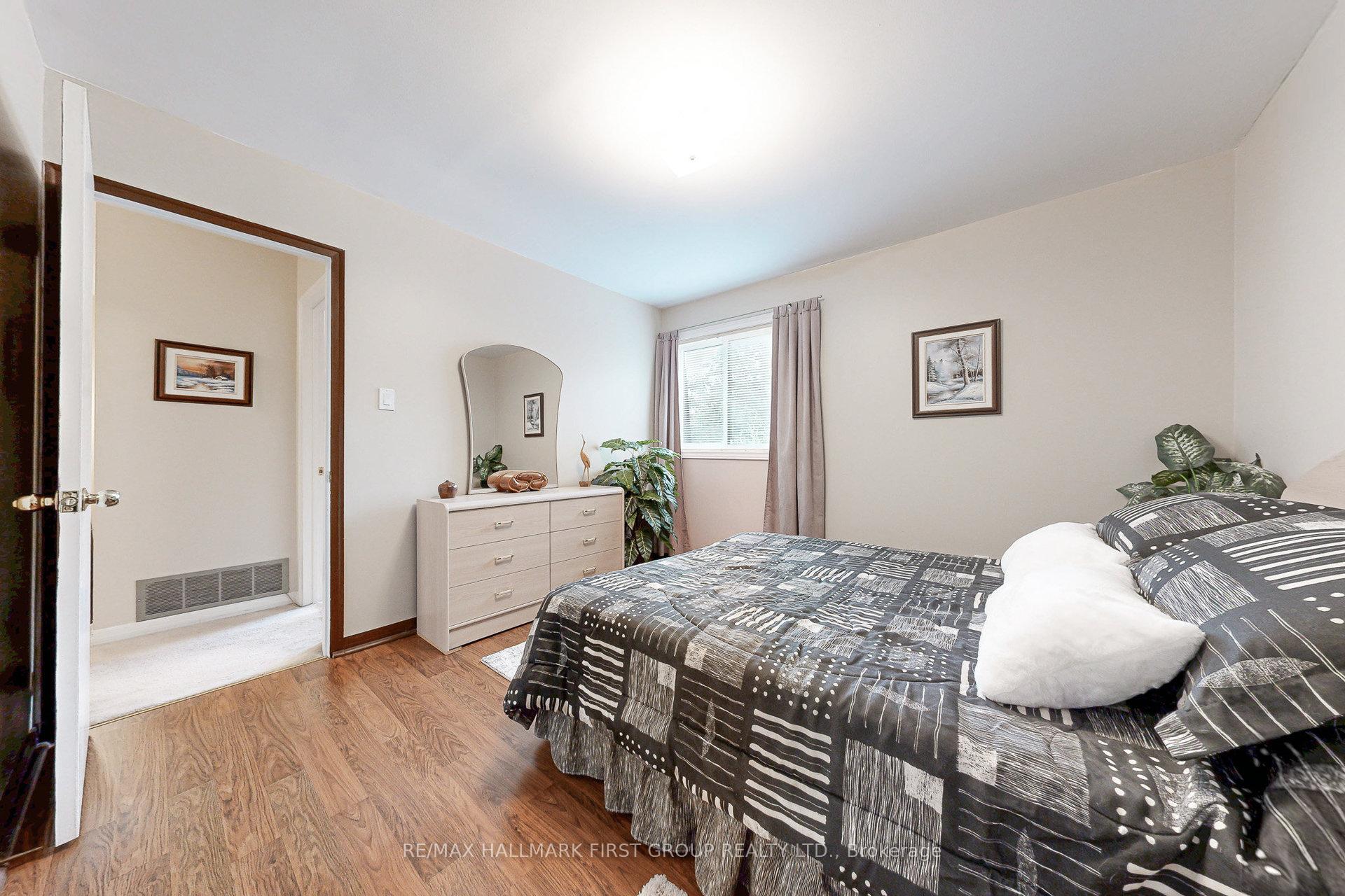 Photo 15 of 512 Creekview Circle, Pickering, West Shore — HOMEH