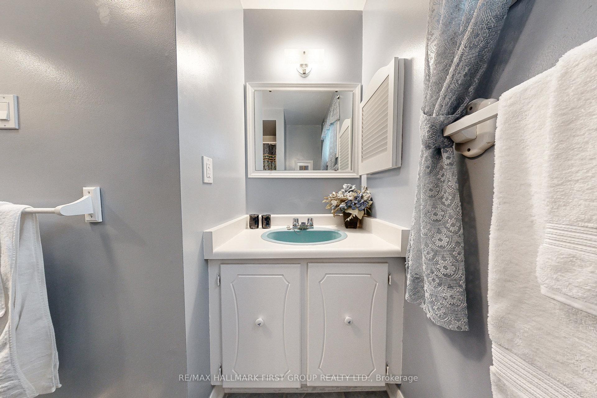 Photo 16 of 512 Creekview Circle, Pickering, West Shore — HOMEH