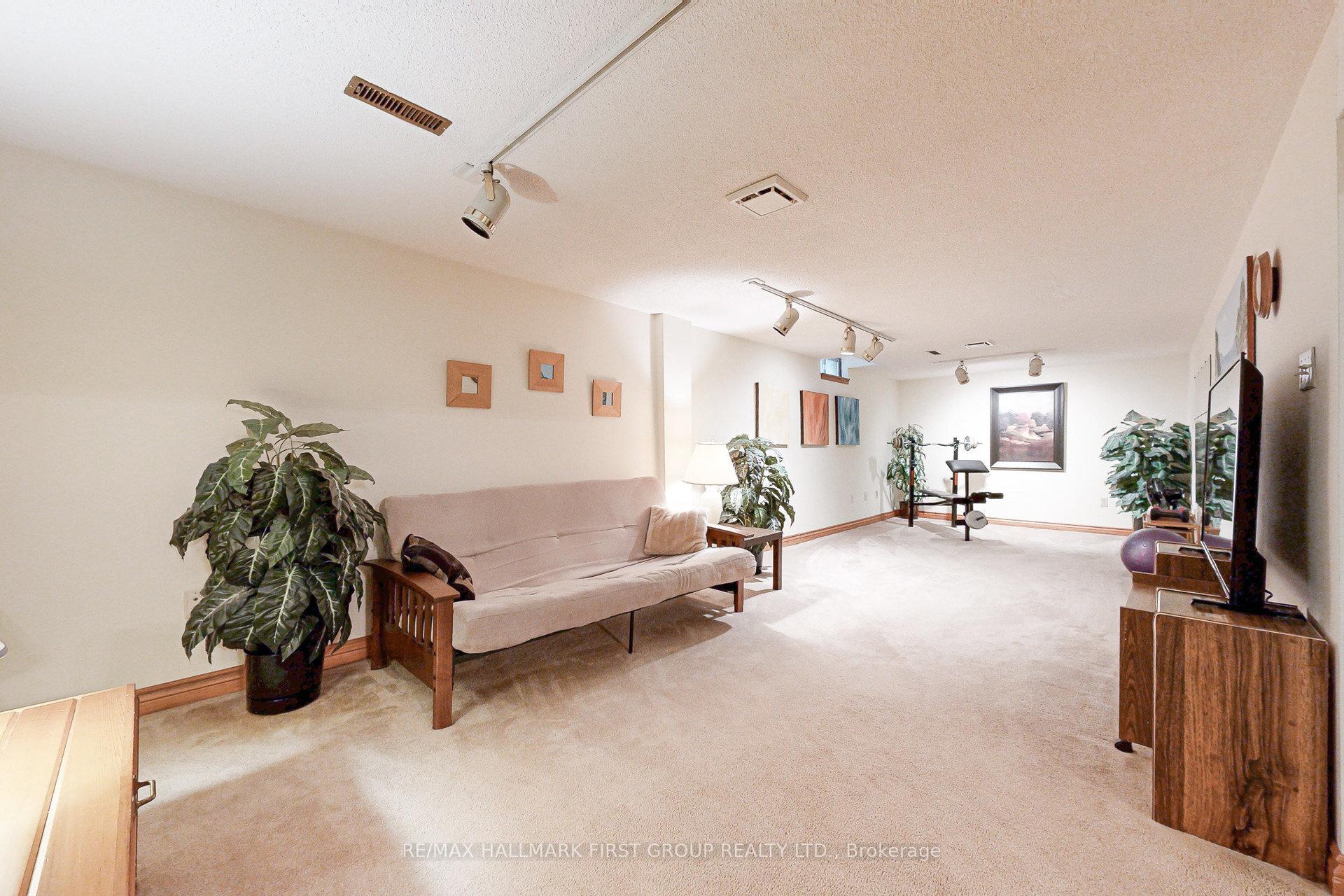 Photo 25 of 512 Creekview Circle, Pickering, West Shore — HOMEH
