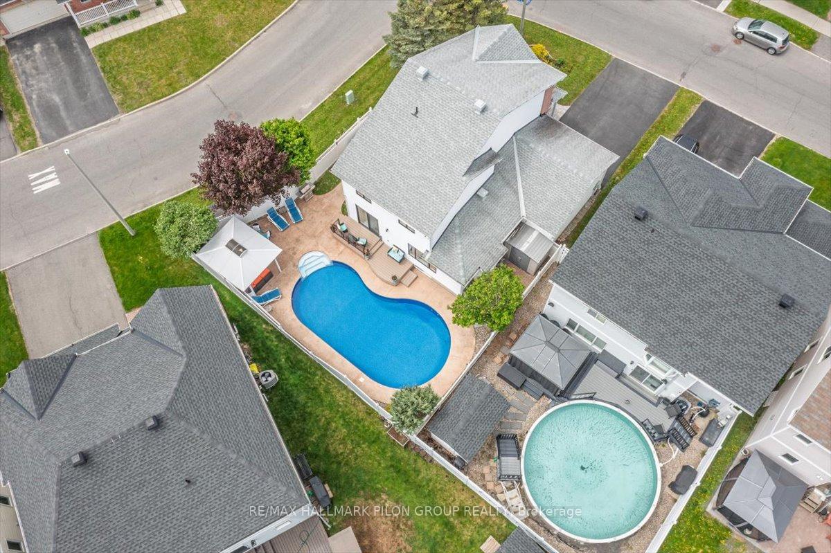 Photo 2 of 1850 Celeste Way, Ottawa, Fallingbrook/Gardenway South — HOMEH