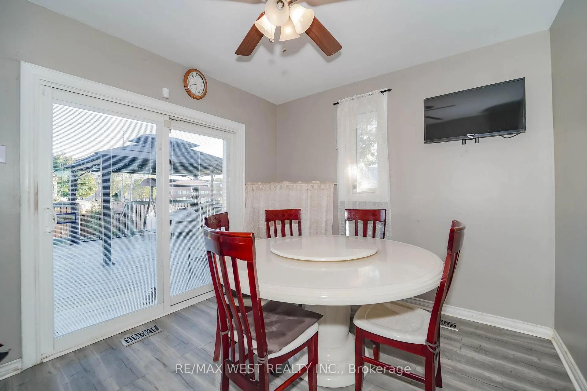 Photo 2 of 293 Frontenac Avenue, Oshawa, Vanier — HOMEH
