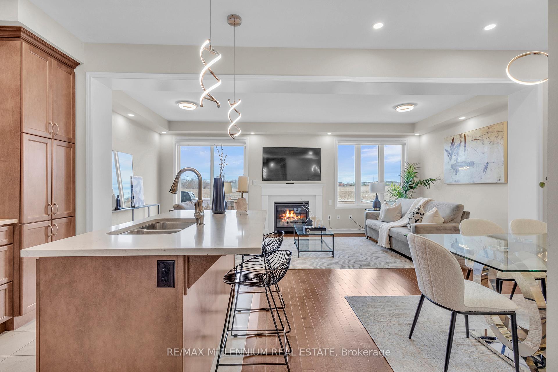 Photo 6 of 741 Aspen Terrace, Milton, Cobban — HOMEH
