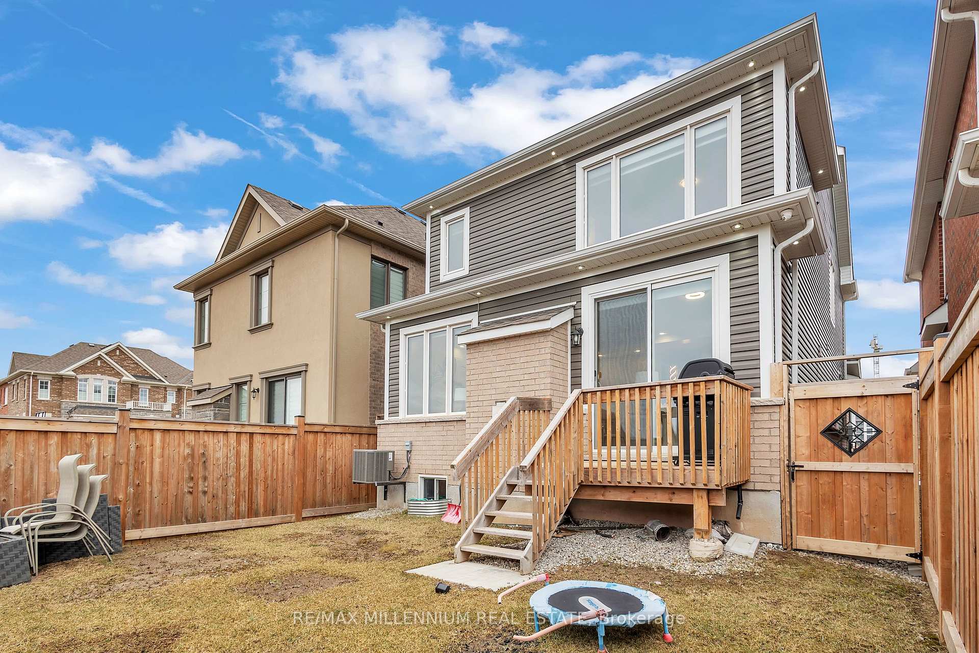 Photo 32 of 741 Aspen Terrace, Milton, Cobban — HOMEH
