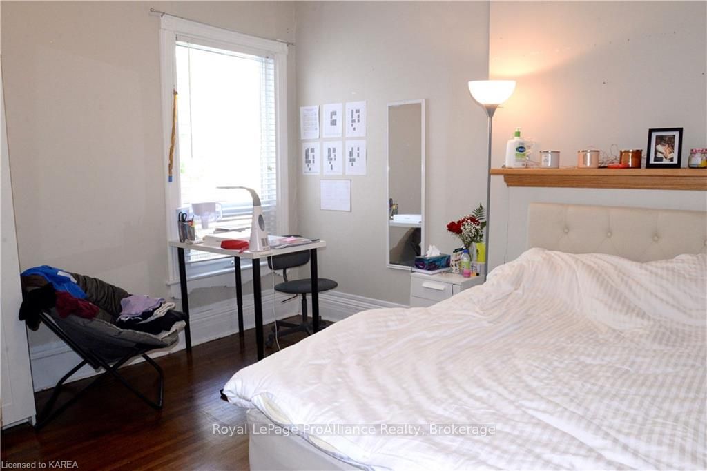 Photo 8 of 368 Alfred Street, Kingston, East of Sir John A. Blvd — HOMEH