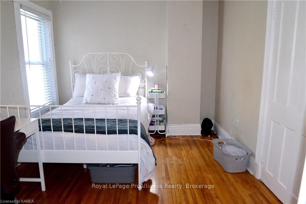 Photo 25 of 368 Alfred Street, Kingston, East of Sir John A. Blvd — HOMEH
