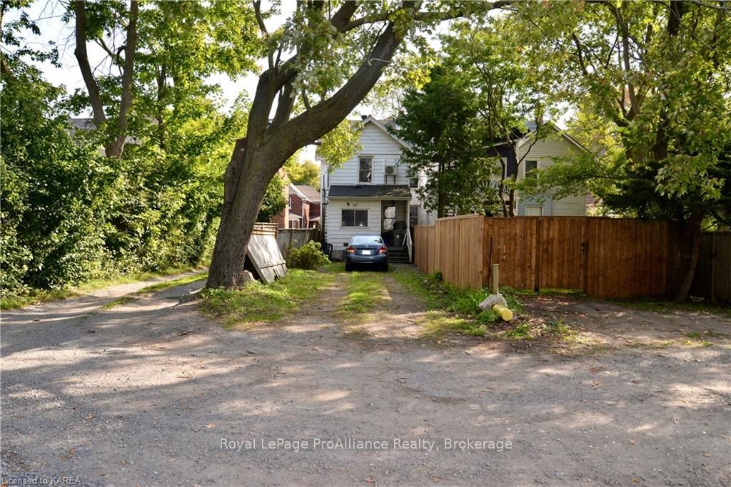 Photo 31 of 368 Alfred Street, Kingston, East of Sir John A. Blvd — HOMEH
