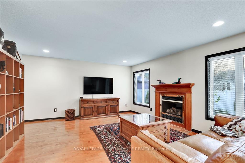 Photo 11 of 2103 Esprit Drive, Ottawa, Avalon East — HOMEH
