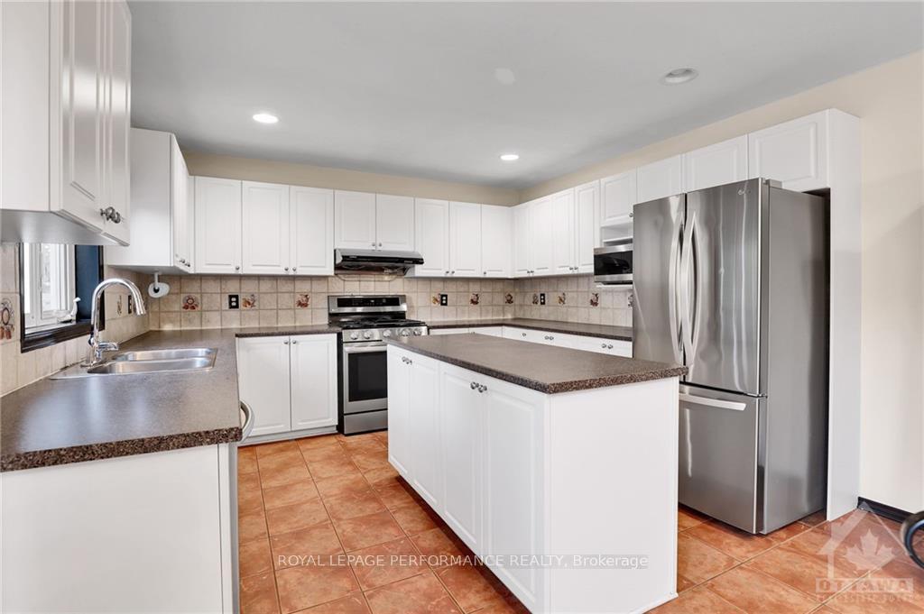 Photo 16 of 2103 Esprit Drive, Ottawa, Avalon East — HOMEH