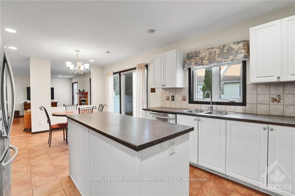 Photo 17 of 2103 Esprit Drive, Ottawa, Avalon East — HOMEH