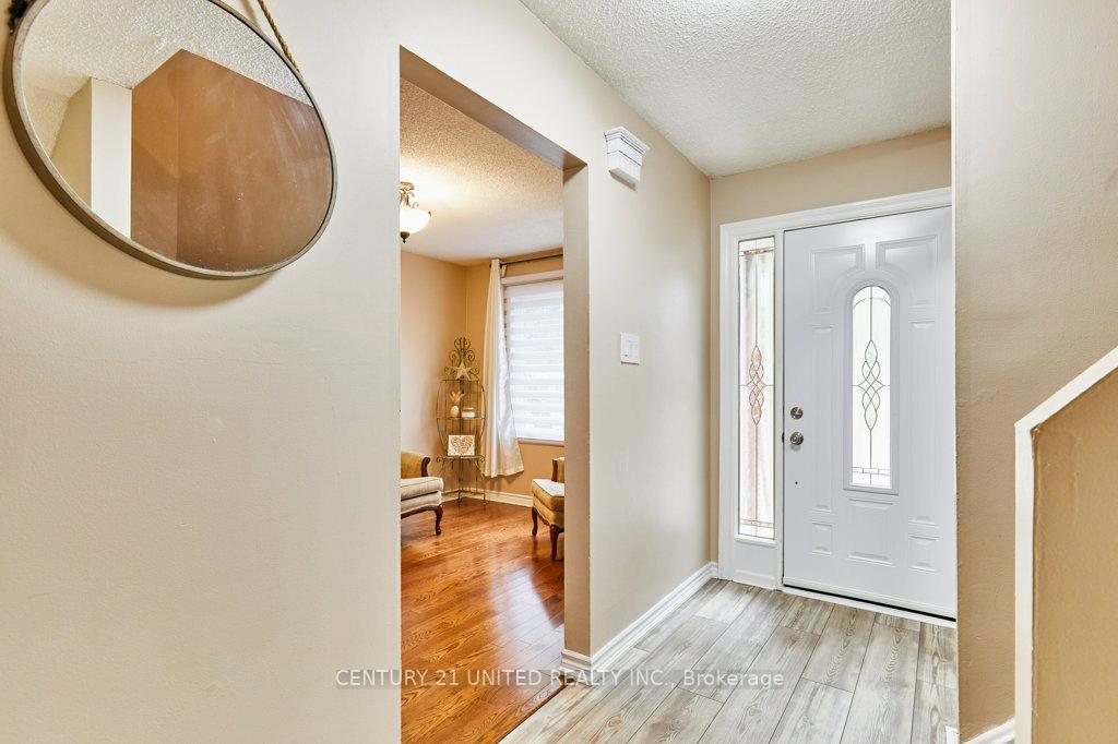 Photo 17 of 273 Belfast Court, Oshawa, Vanier — HOMEH