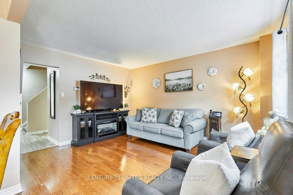 Photo 29 of 273 Belfast Court, Oshawa, Vanier — HOMEH