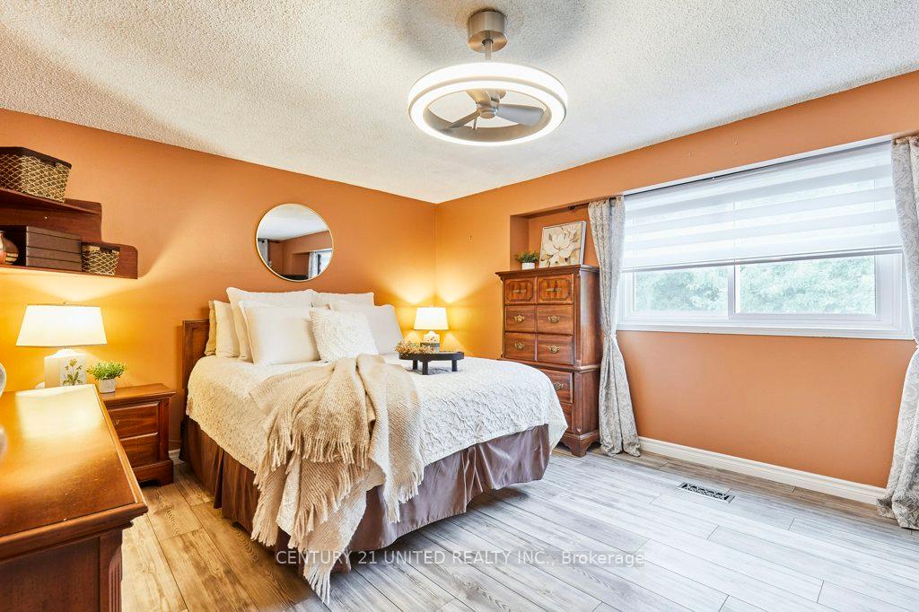 Photo 32 of 273 Belfast Court, Oshawa, Vanier — HOMEH
