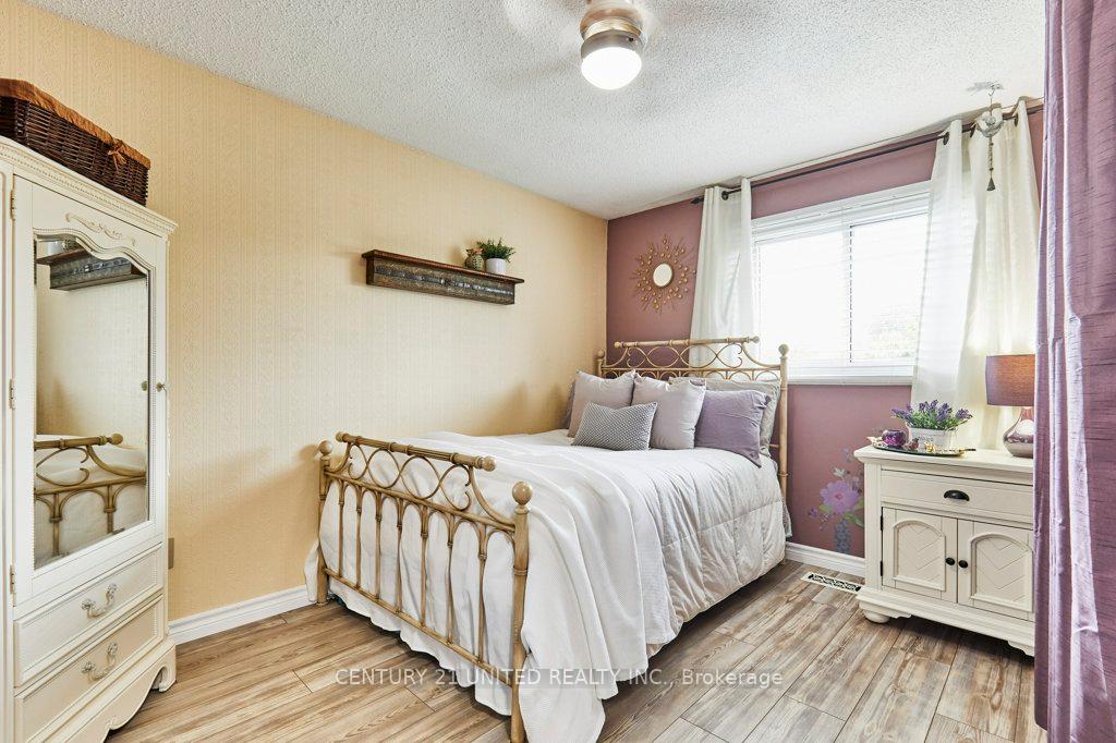 Photo 36 of 273 Belfast Court, Oshawa, Vanier — HOMEH