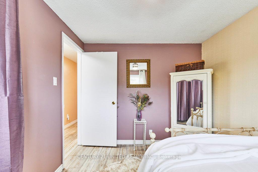 Photo 37 of 273 Belfast Court, Oshawa, Vanier — HOMEH