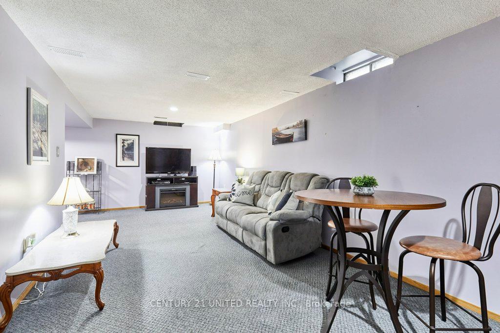 Photo 41 of 273 Belfast Court, Oshawa, Vanier — HOMEH