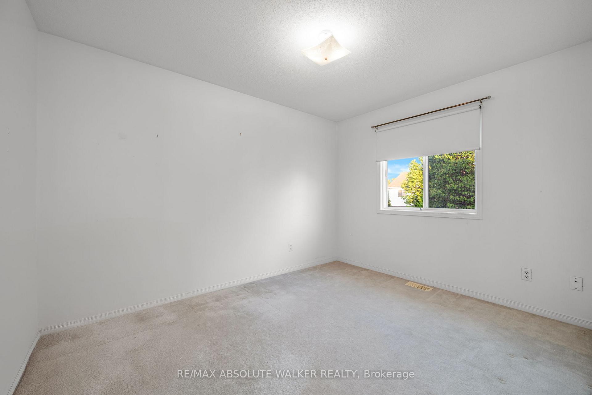 Photo 18 of 2178 Saturn Crescent, Ottawa, Fallingbrook/Gardenway South — HOMEH