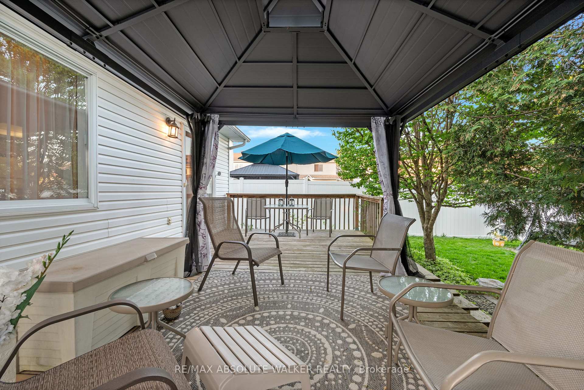 Photo 23 of 2178 Saturn Crescent, Ottawa, Fallingbrook/Gardenway South — HOMEH