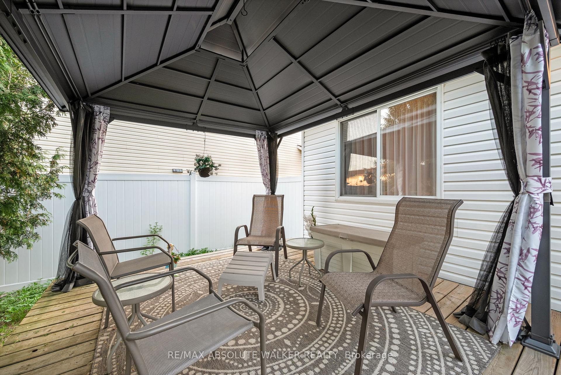 Photo 26 of 2178 Saturn Crescent, Ottawa, Fallingbrook/Gardenway South — HOMEH