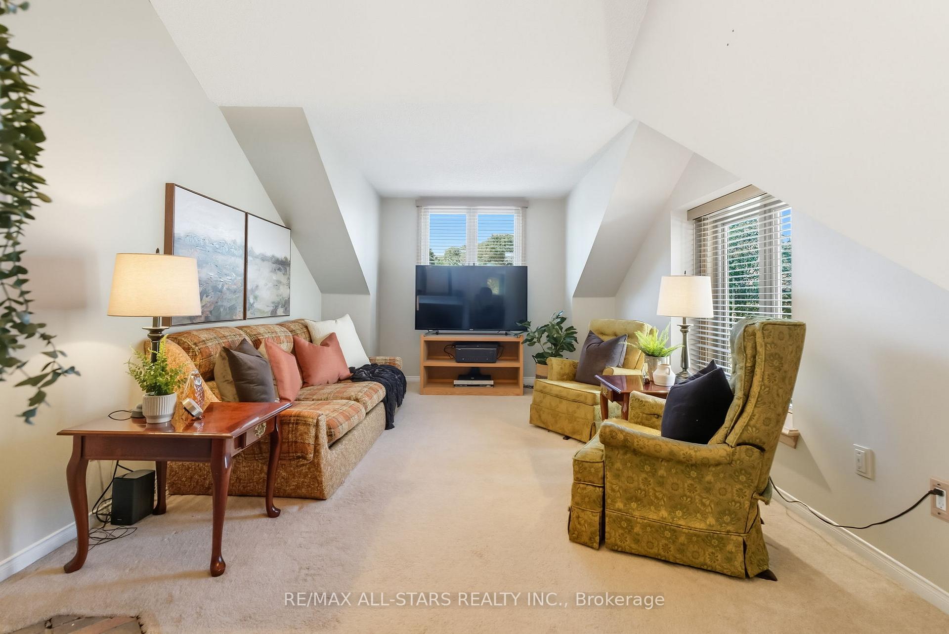 Photo 19 of 1094 Longbow Drive, Pickering, Liverpool — HOMEH