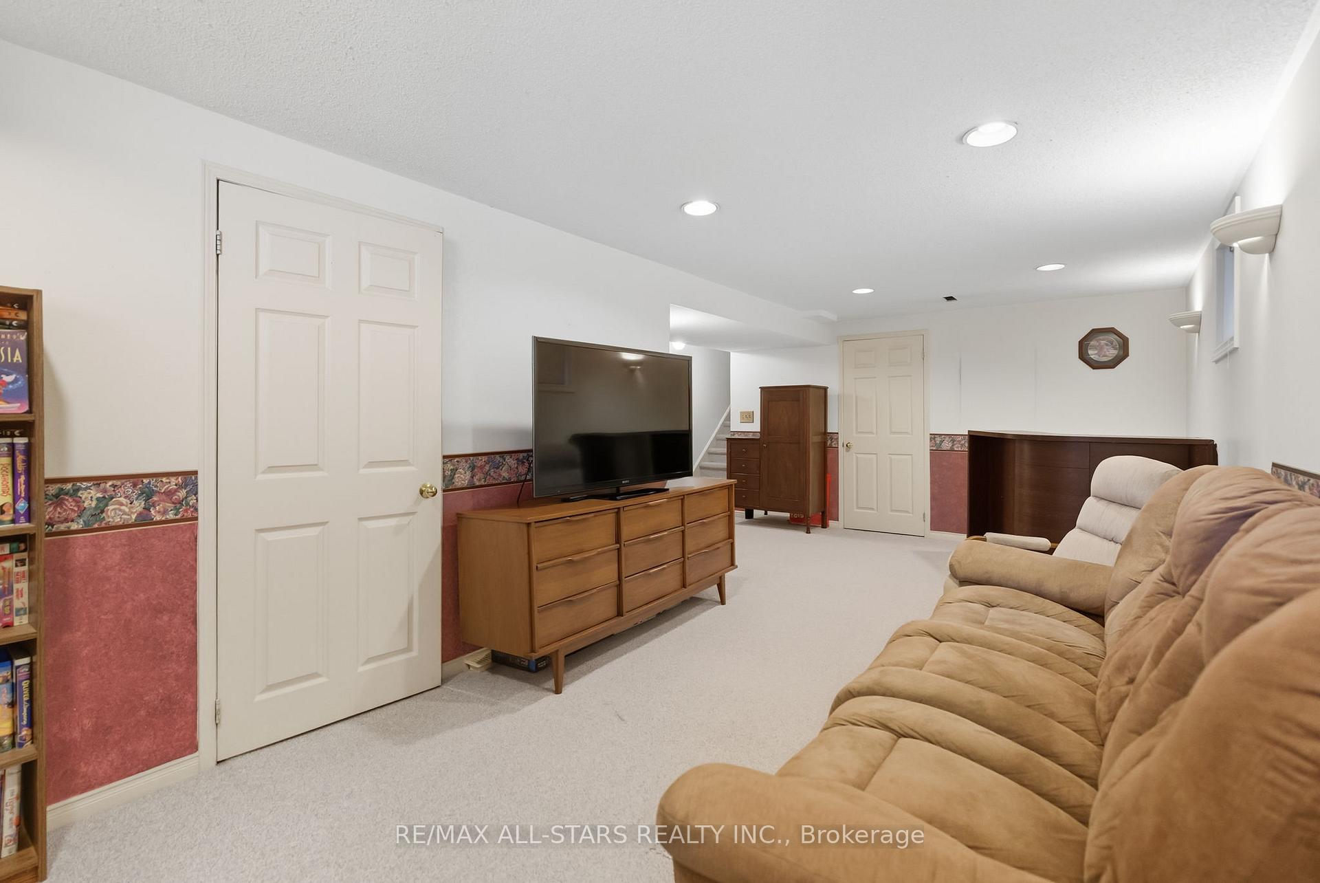 Photo 33 of 1094 Longbow Drive, Pickering, Liverpool — HOMEH