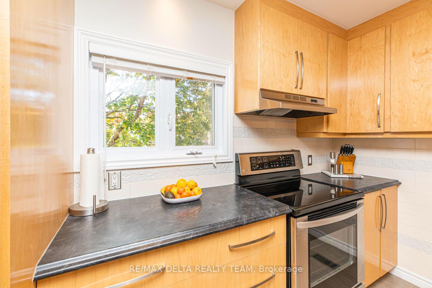 Photo 14 of 1481 Thurlow Street, Ottawa, Fallingbrook/Ridgemount — HOMEH