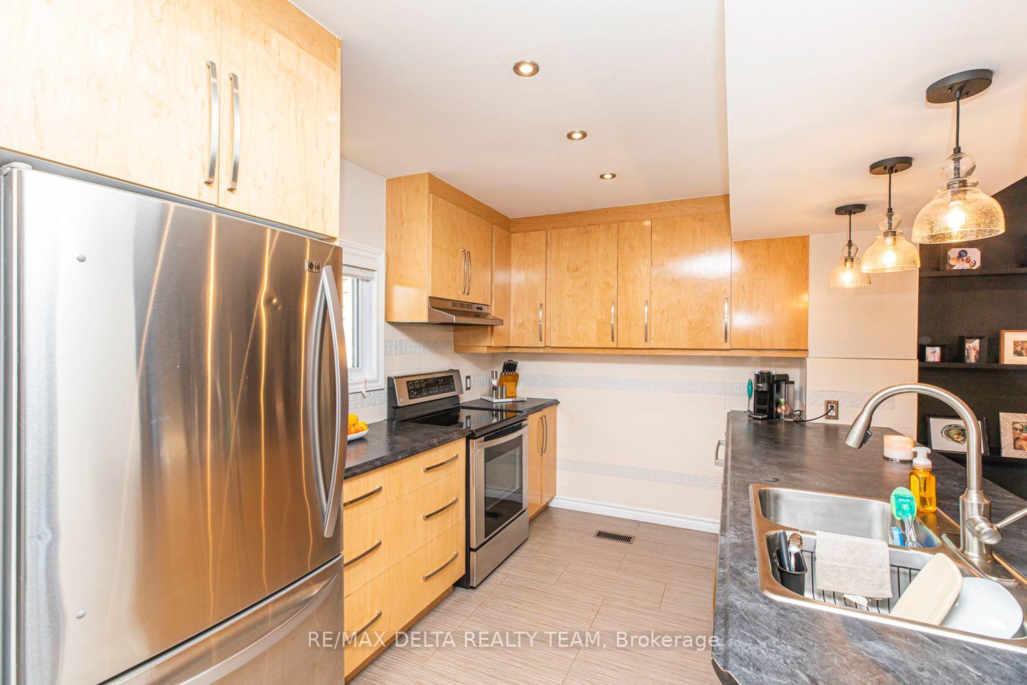 Photo 15 of 1481 Thurlow Street, Ottawa, Fallingbrook/Ridgemount — HOMEH