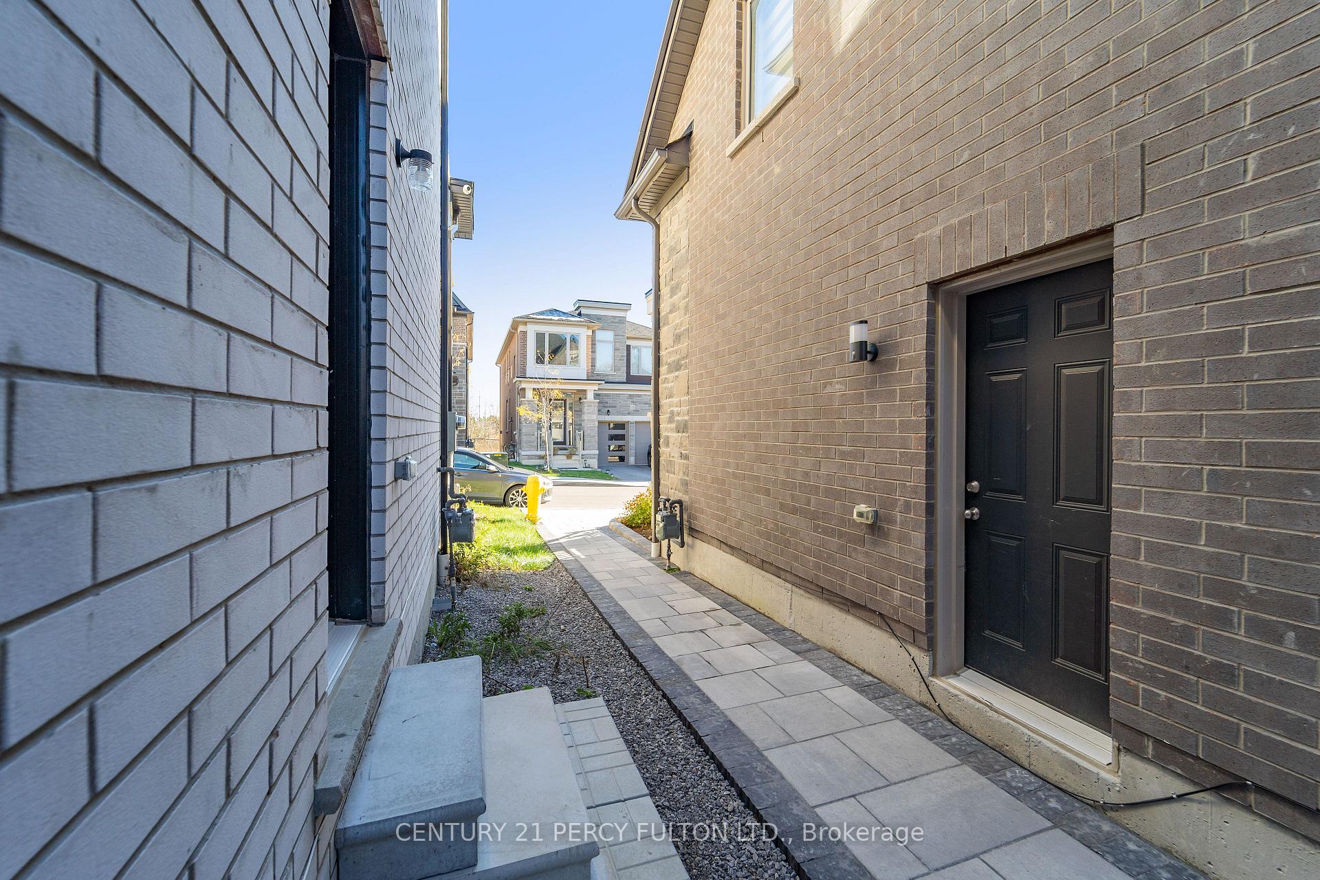 Photo 3 of Unit 37, 400 Finch Avenue, Pickering, Rouge Park — HOMEH