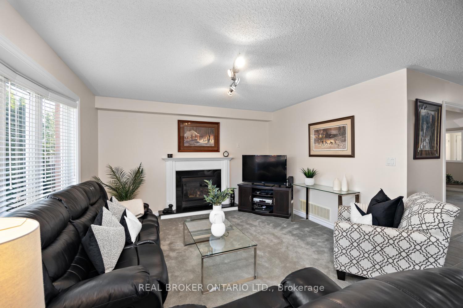 Photo 13 of 615 Oxbow Crescent, Oshawa, Eastdale — HOMEH