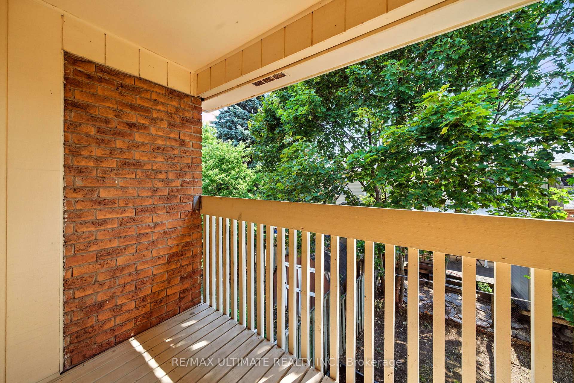 Photo 14 of 1553 Geta Circle, Pickering, Village East — HOMEH