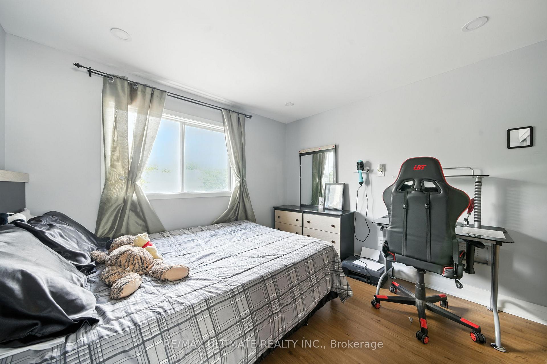 Photo 19 of 1553 Geta Circle, Pickering, Village East — HOMEH