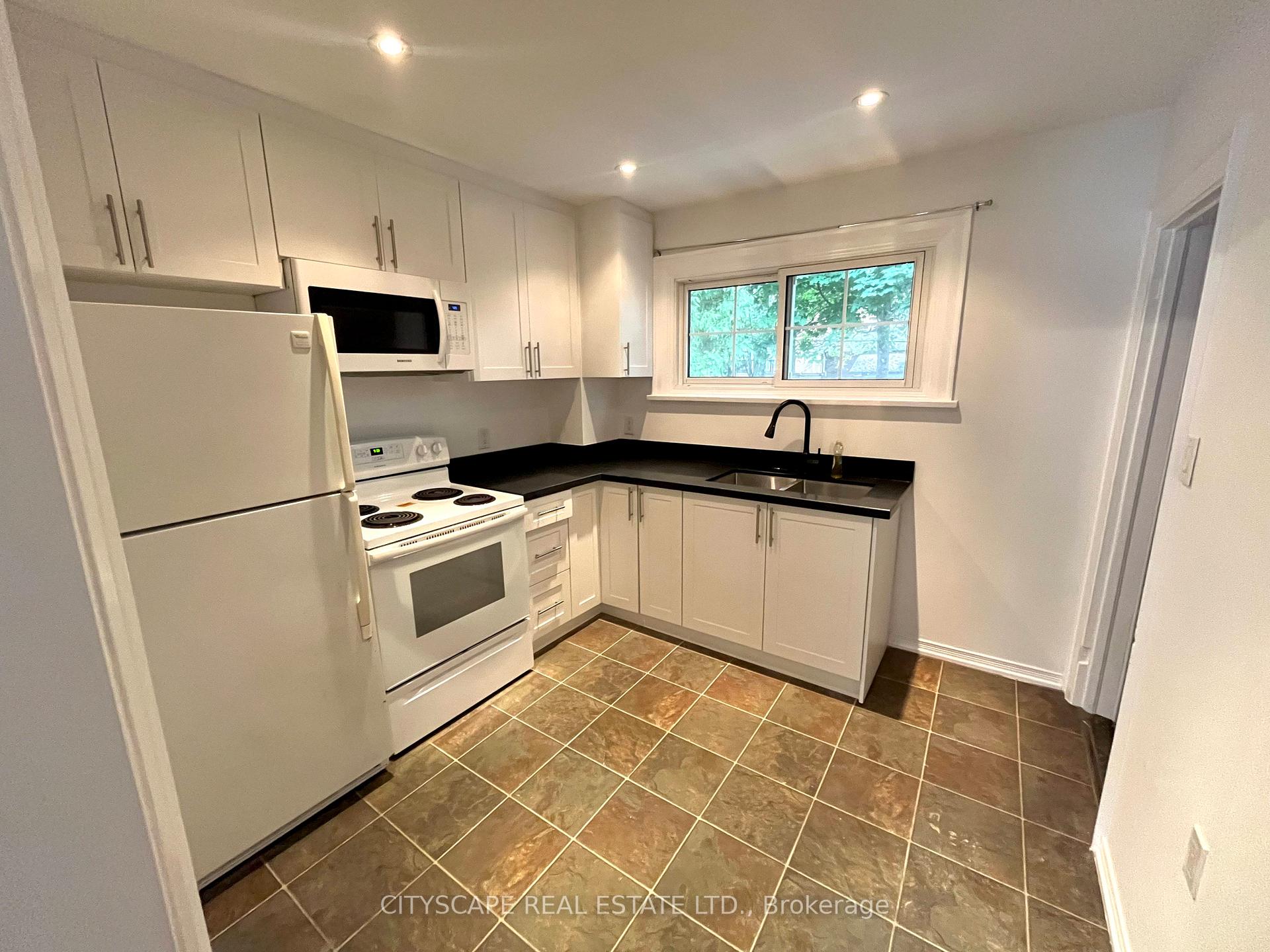 Photo 3 of 613 Carnegie Avenue, Oshawa, O'Neill — HOMEH