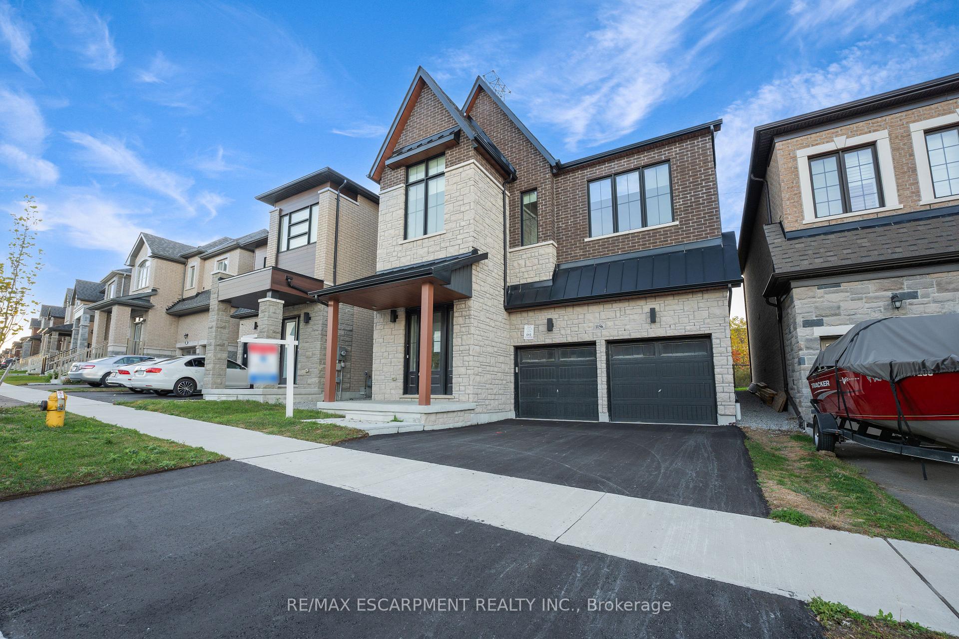 Photo 3 of 1156 Skyridge Boulevard, Pickering, Rural Pickering — HOMEH