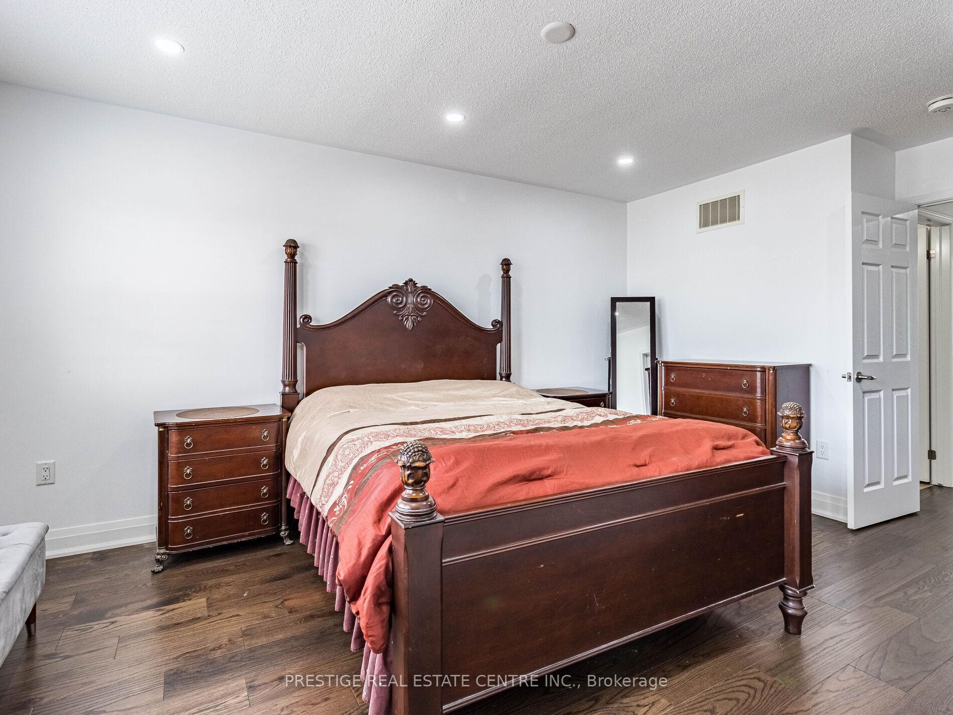 Photo 6 of 1550 Clitherow Street, Milton, Ford — HOMEH
