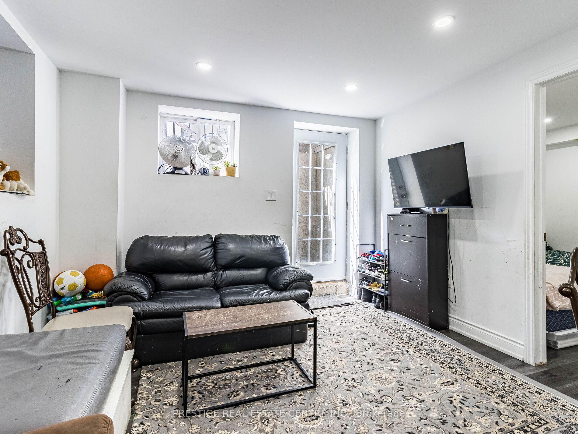 Photo 12 of 1550 Clitherow Street, Milton, Ford — HOMEH