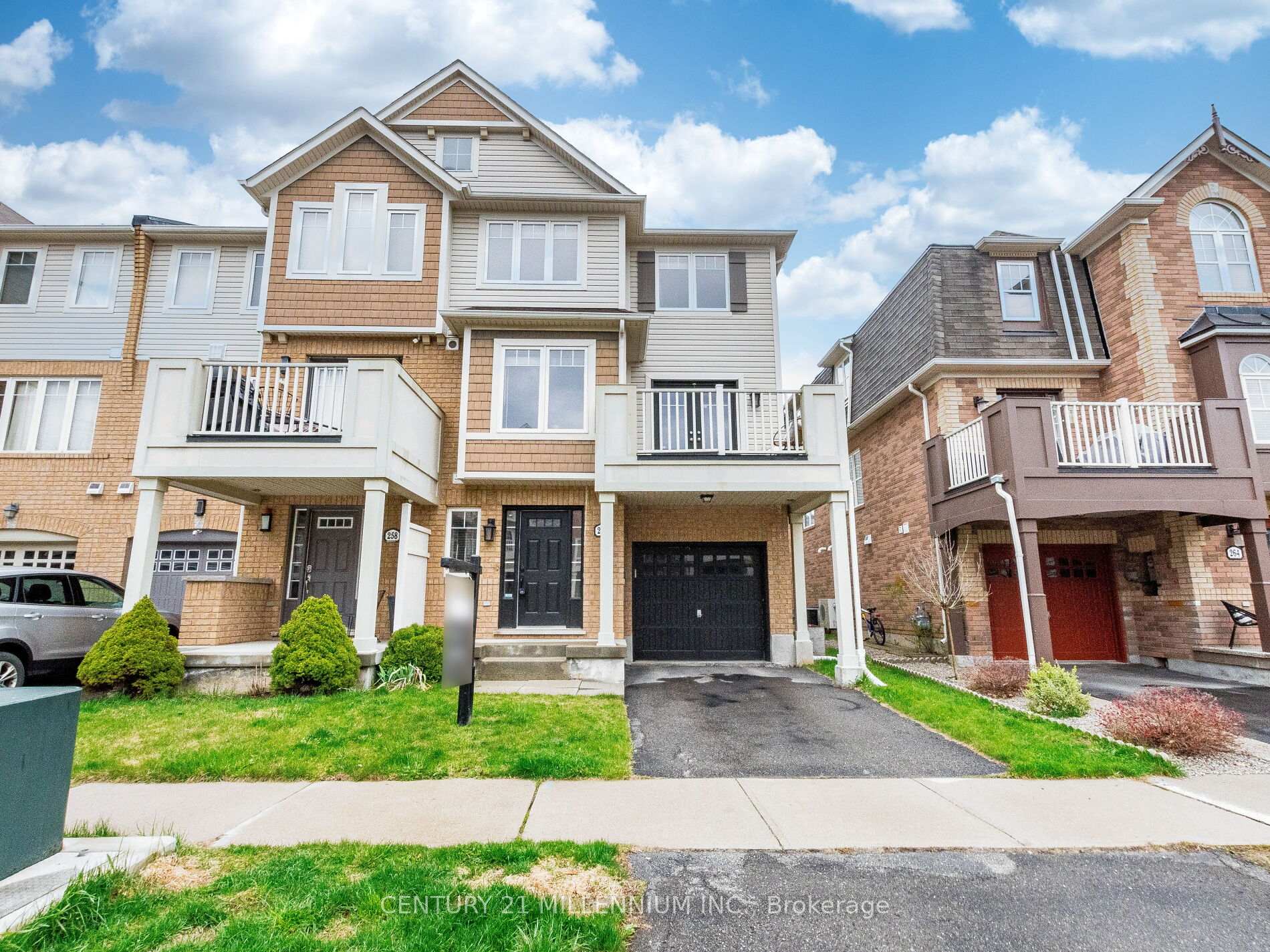 Front of 260 Wetenhall Landing