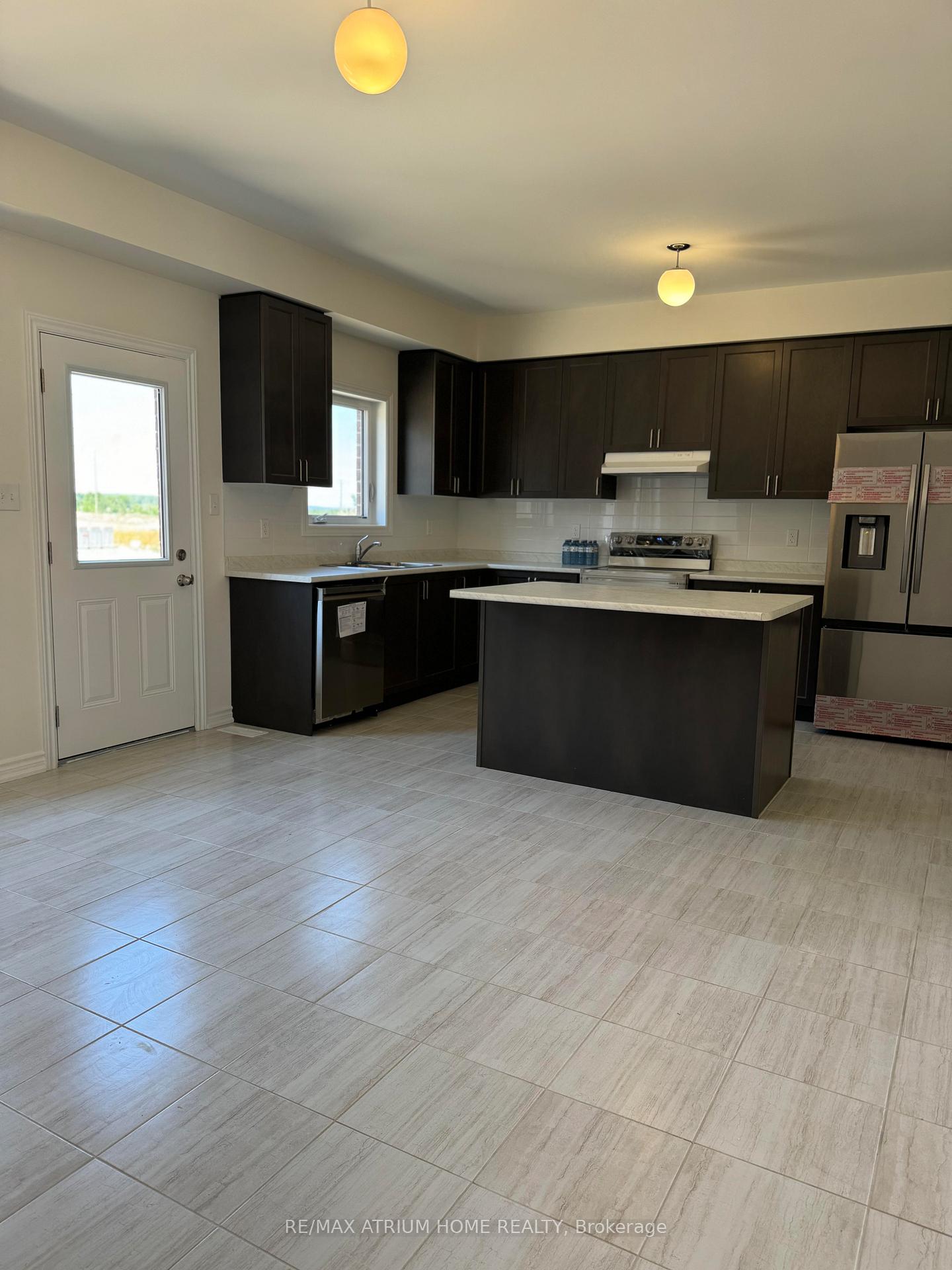 Photo 2 of 1124 Cameo Street, Pickering, Rural Pickering — HOMEH