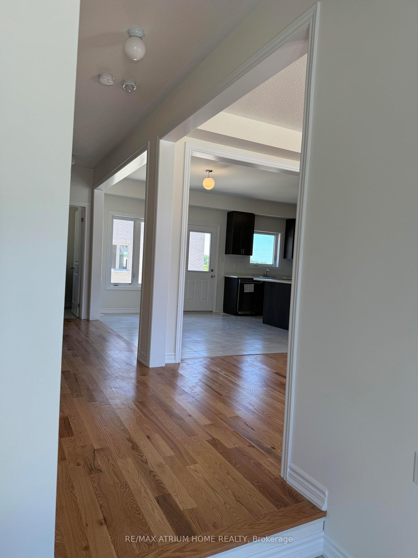 Photo 6 of 1124 Cameo Street, Pickering, Rural Pickering — HOMEH
